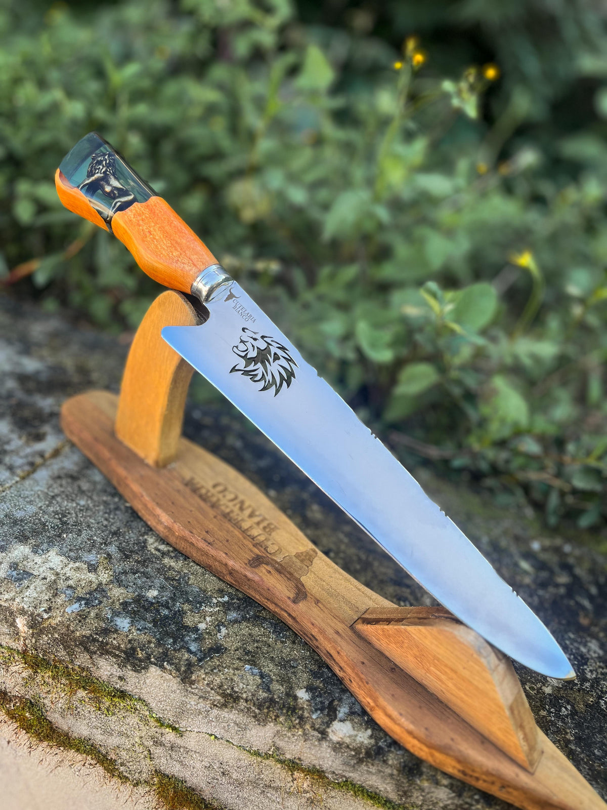 Faca Artesanal para Churrasco 10" 3mm Lâmina - Modelo Rei dos Reis com Cabo pingente Leão + Case especial em couro