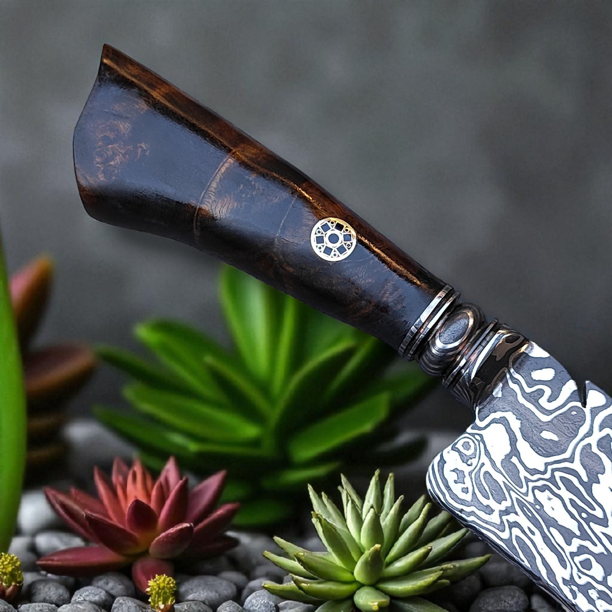 Faca Artesanal em Aço Damasco – Edição Colecionador – Padrão Aleatório – 9" Lâmina